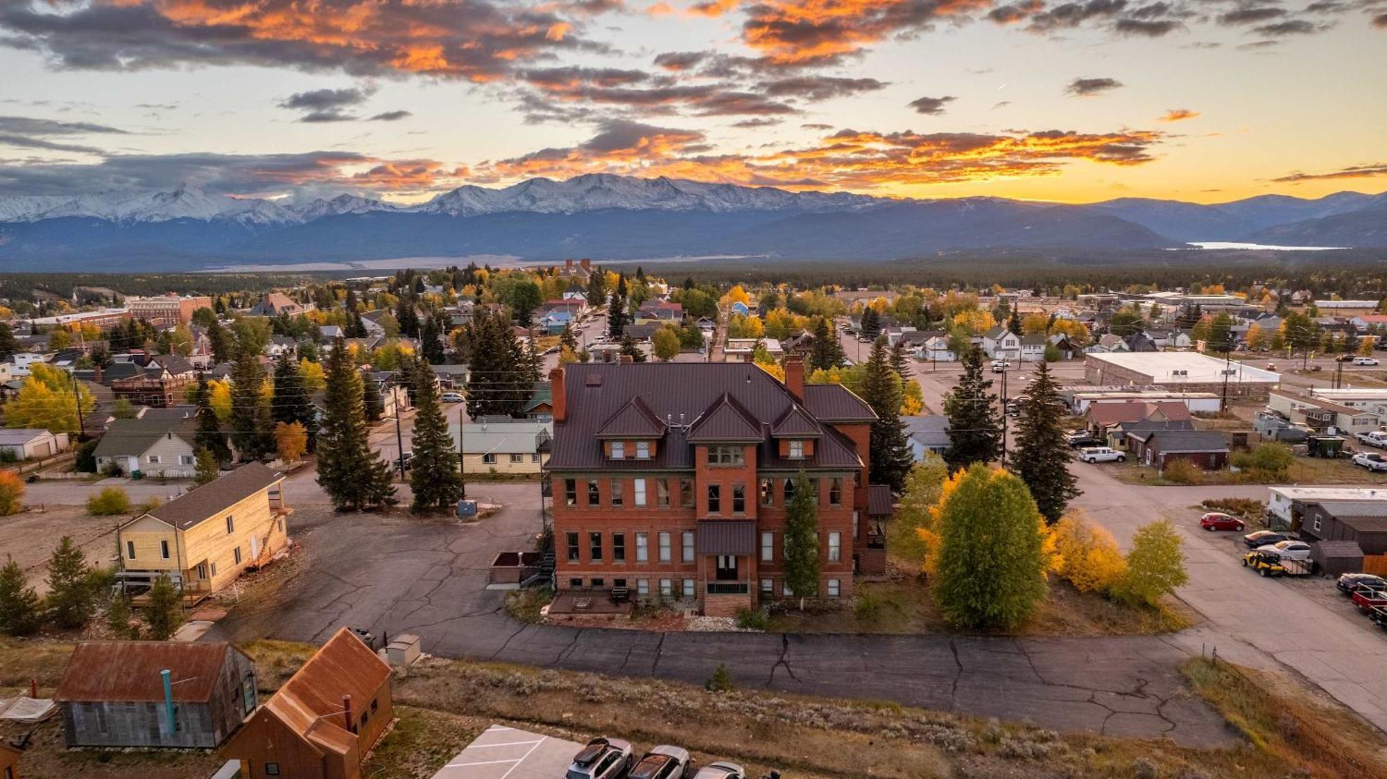 Villa Beautiful Mountain Views In Iconic Building Leadville Exterior foto